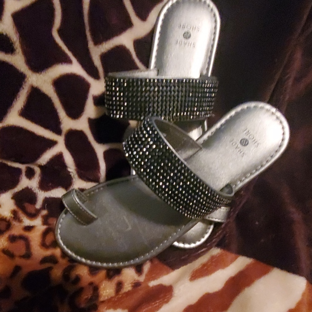 Sandals - Picture 2 of 5